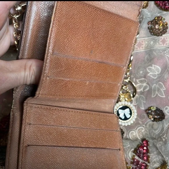 Louis Vuitton Elise Purse In Monogram, Crossgrain Leather with Chain and Charm - Picture 5 of 11